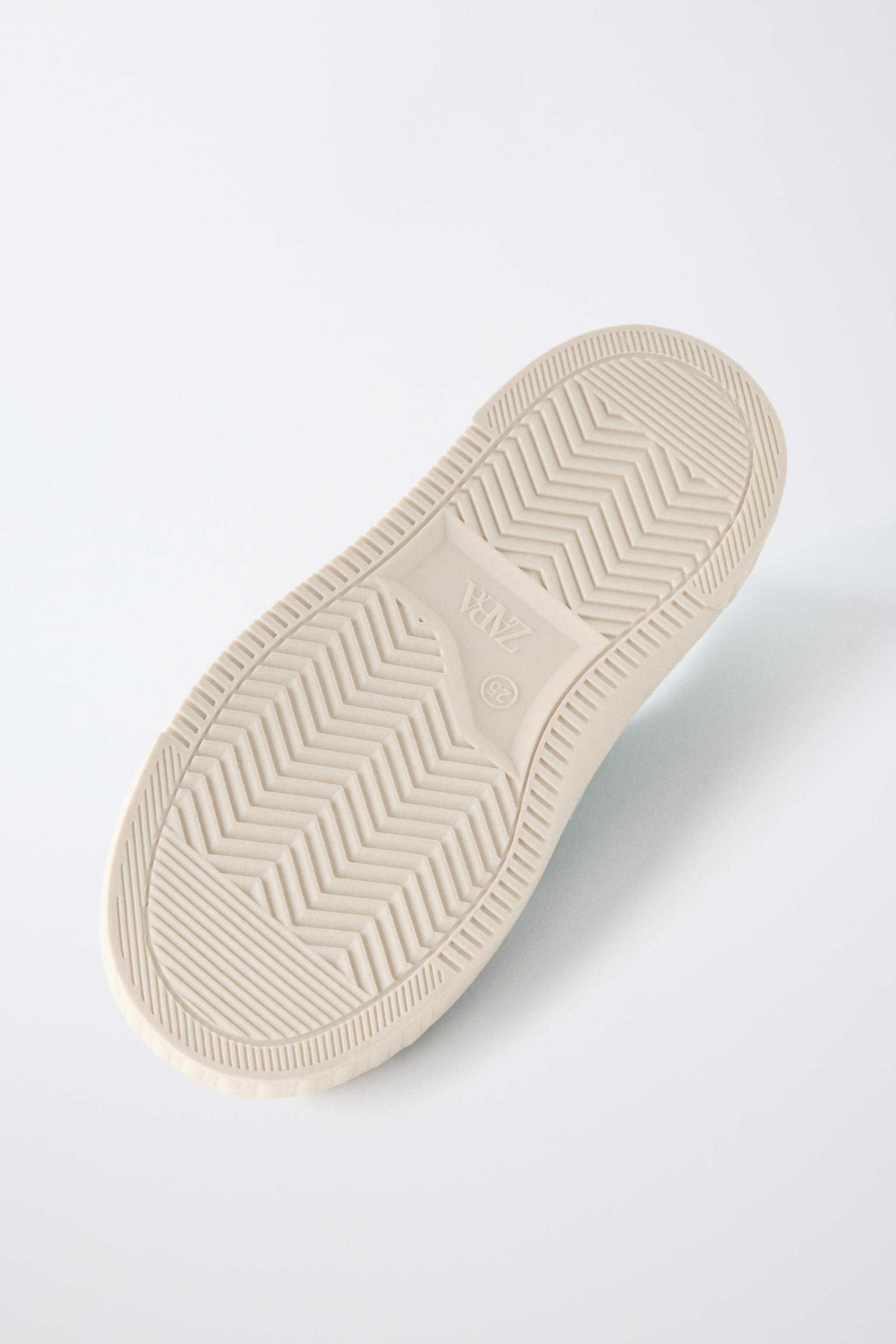 BASIC SNEAKERS