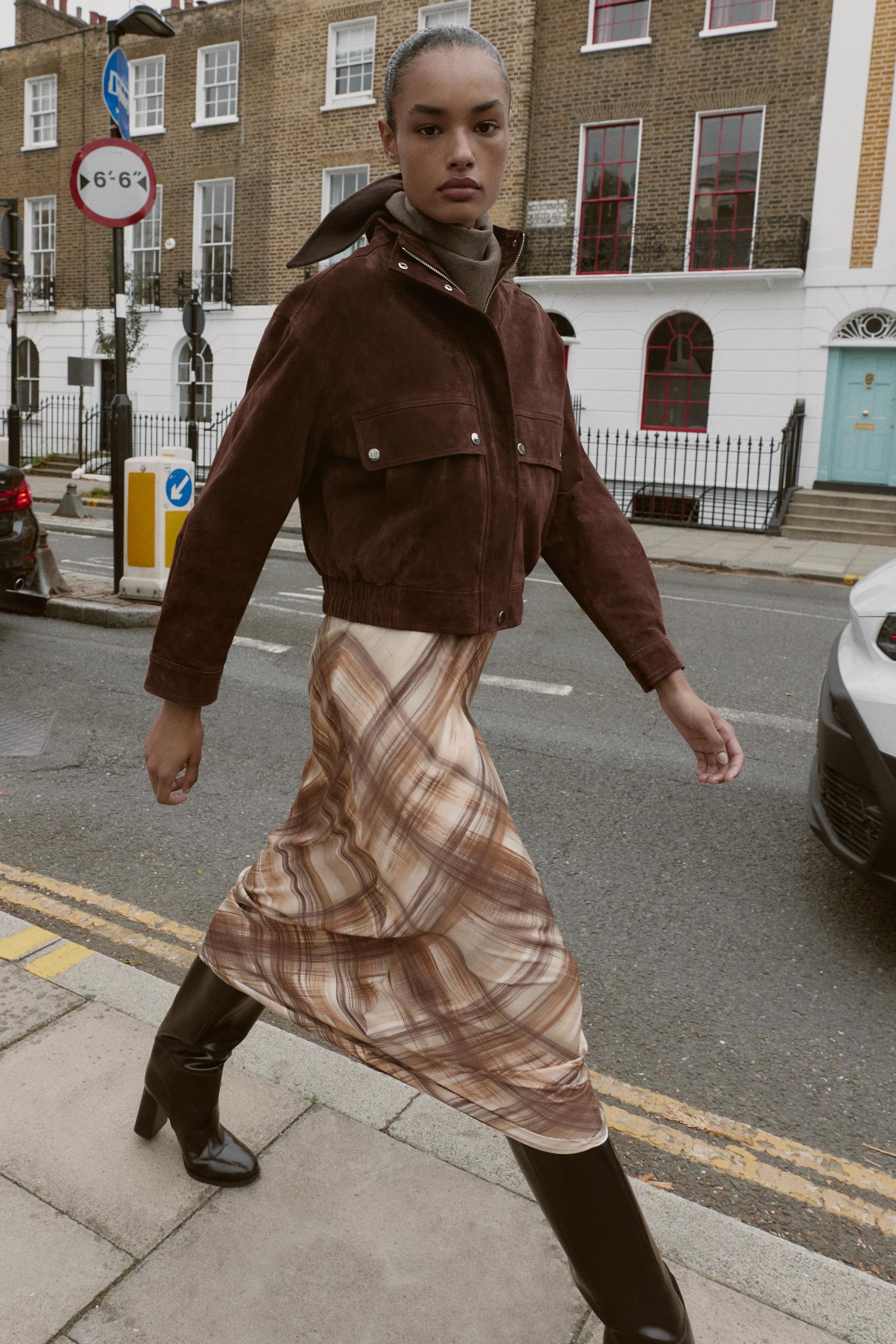 2枚おまとめ　☆☆☆　ブラック、ベージュ　38 ミディ丈サテンスカート - ベージュブラウン | ZARA Japan / 日本