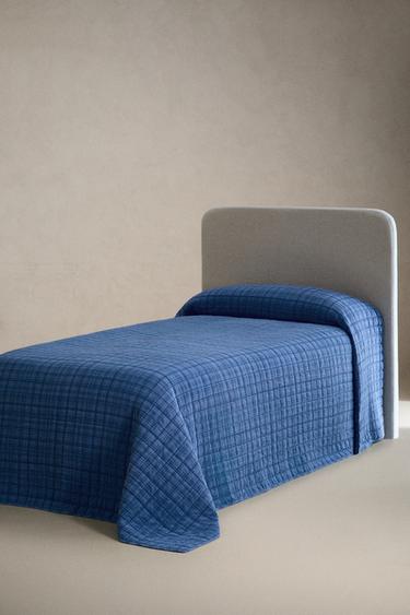 KIDS’ REVERSIBLE CHECK QUILTED BEDSPREAD - Blue by Zara - Image 1