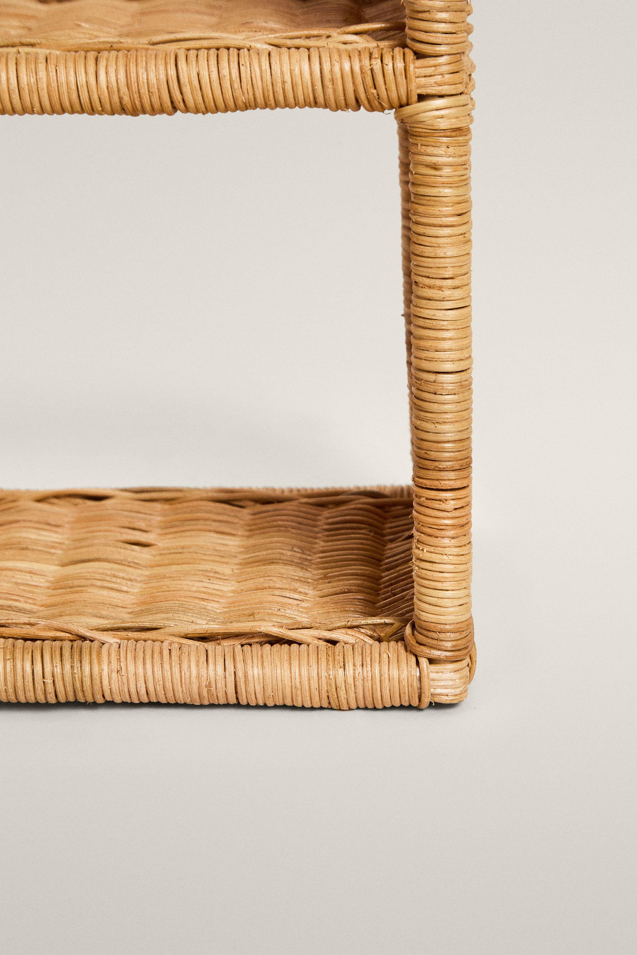 KIDS’ OVAL RATTAN SHELF