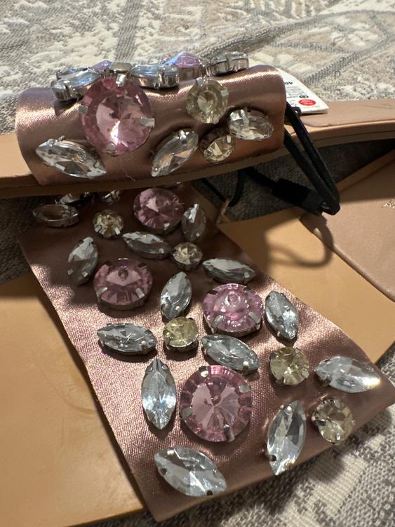 LOW HEEL SATIN EFFECT BEADED SANDALS - Image 4