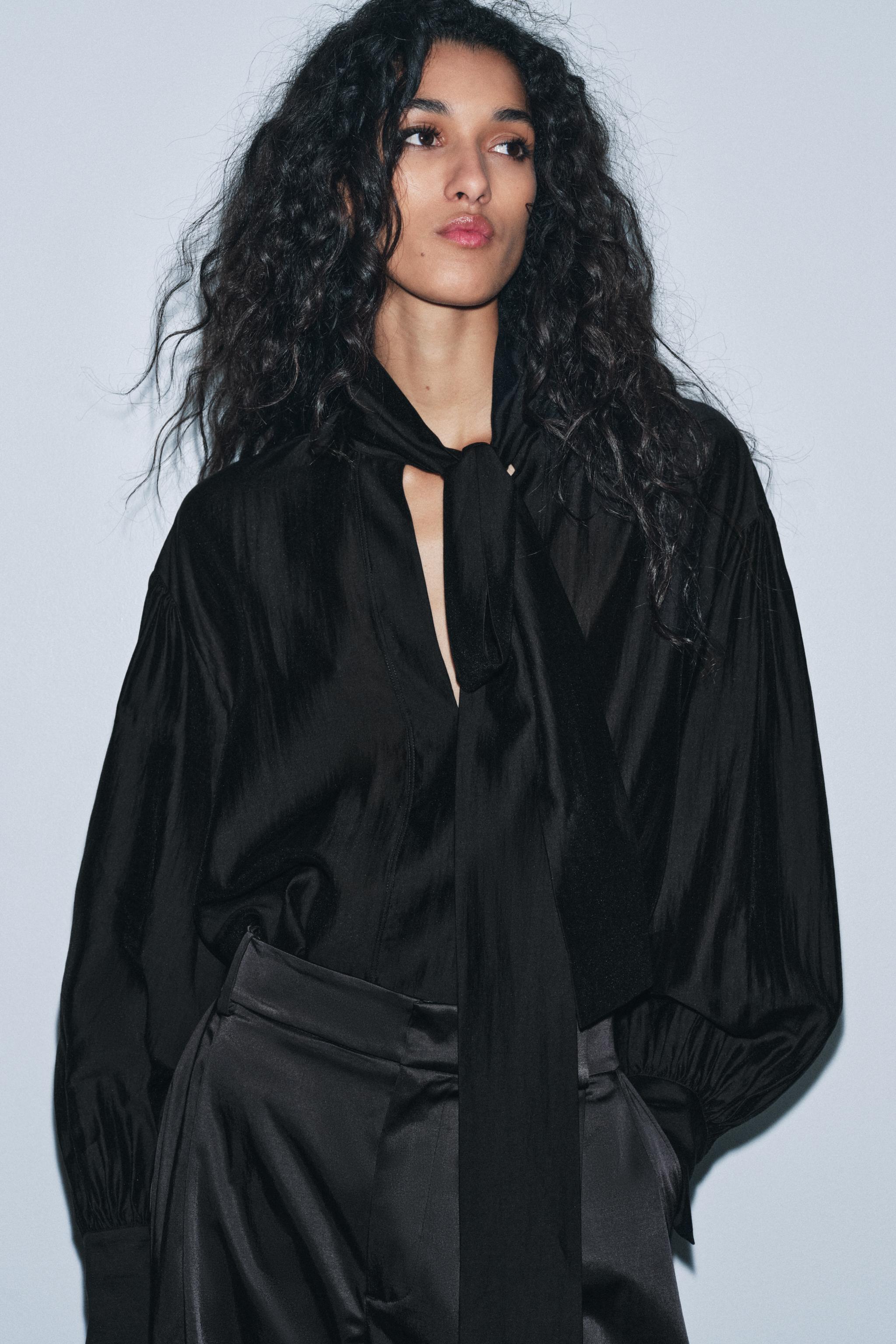 CAMISA FLUIDA COM LAÇOS ZW COLLECTION - Preto | ZARA Brasil