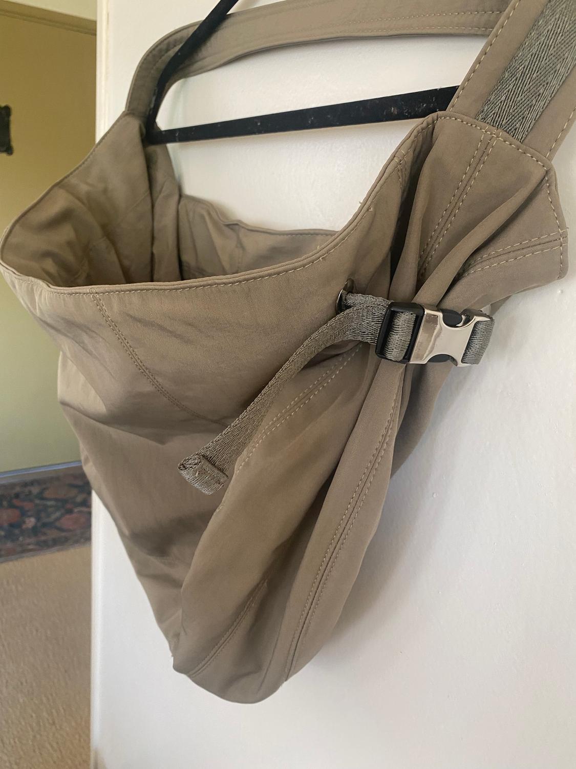 NYLON BUCKET BAG - Image 4