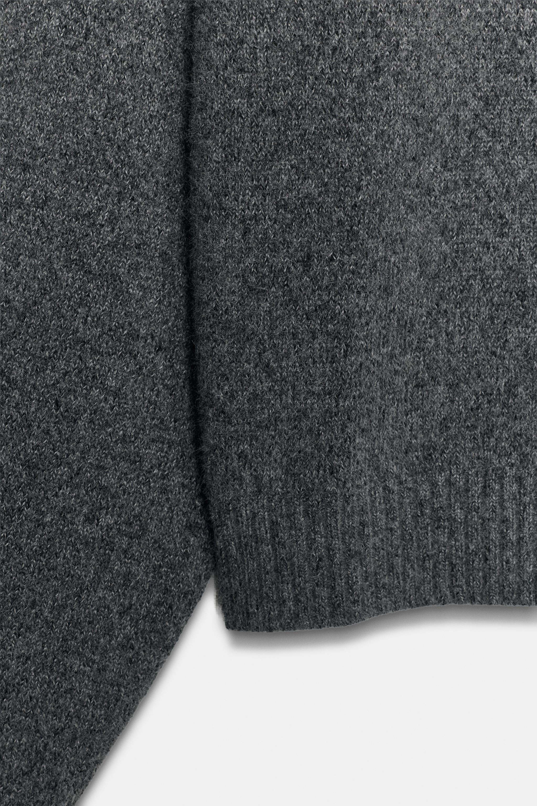 V-NECK KNIT SWEATER