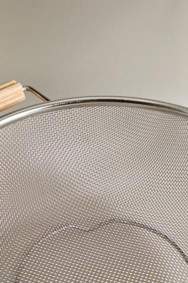 KITCHEN COLANDER WITH WOODEN HANDLES - Steel by Zara - Image 3