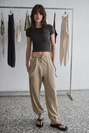 PANTALÓN JOGGER BOLSILLOS - Beige de Zara - Imagen 0