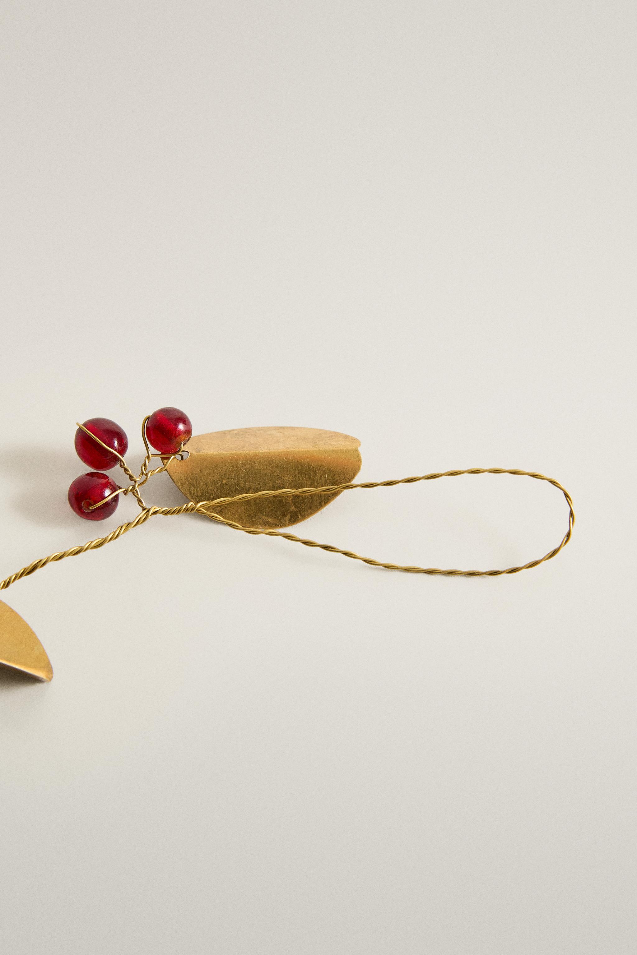 CHRISTMAS LEAF GARLAND