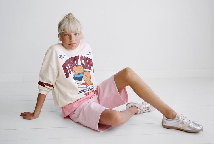 SUDADERA VARSITY CAPIBARA CAPYFUN ©