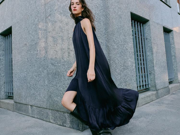 VESTIDO MIDI HALTER VOLANTE BAJO
