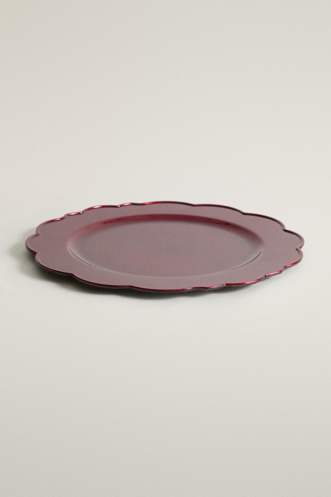 CHRISTMAS SOLID-COLOR WAVY SERVICE PLATE — Red