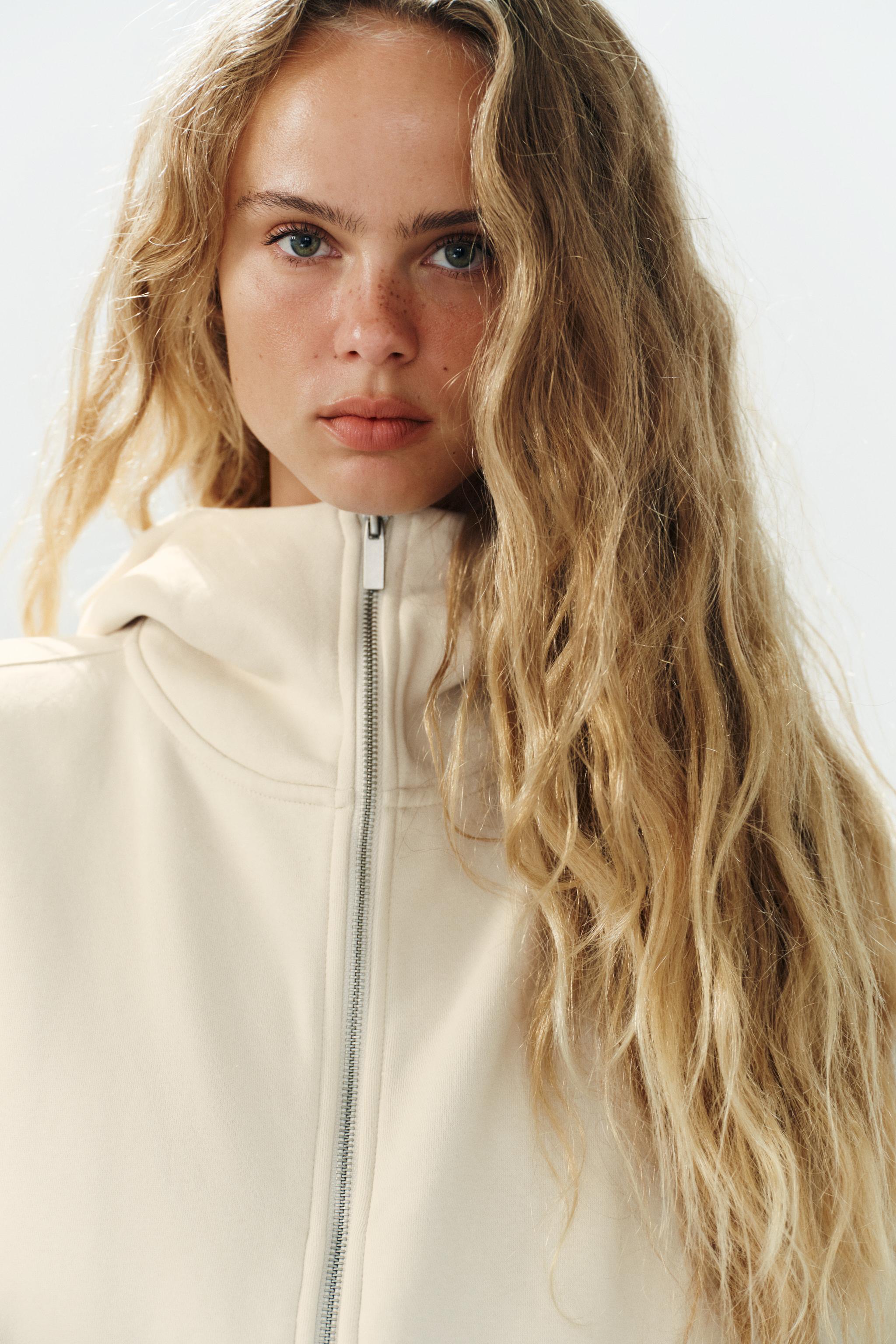 SWEAT COURT À CAPUCHE