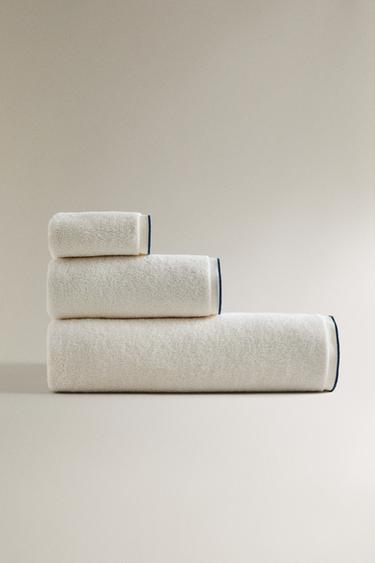Zara BATH TOWEL WITH CONTRAST STITCHING - Ivory