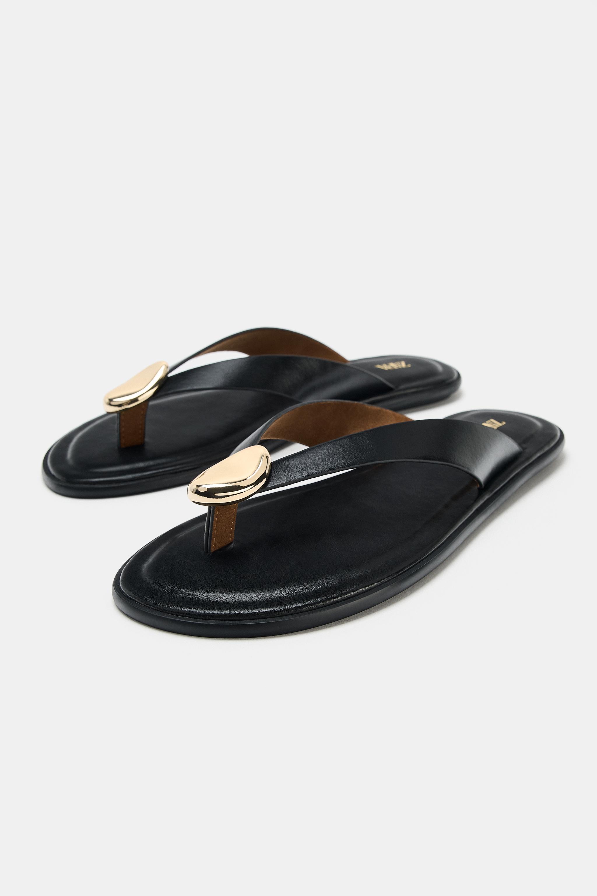 FLAT SANDALS WITH METALLIC DETAIL
