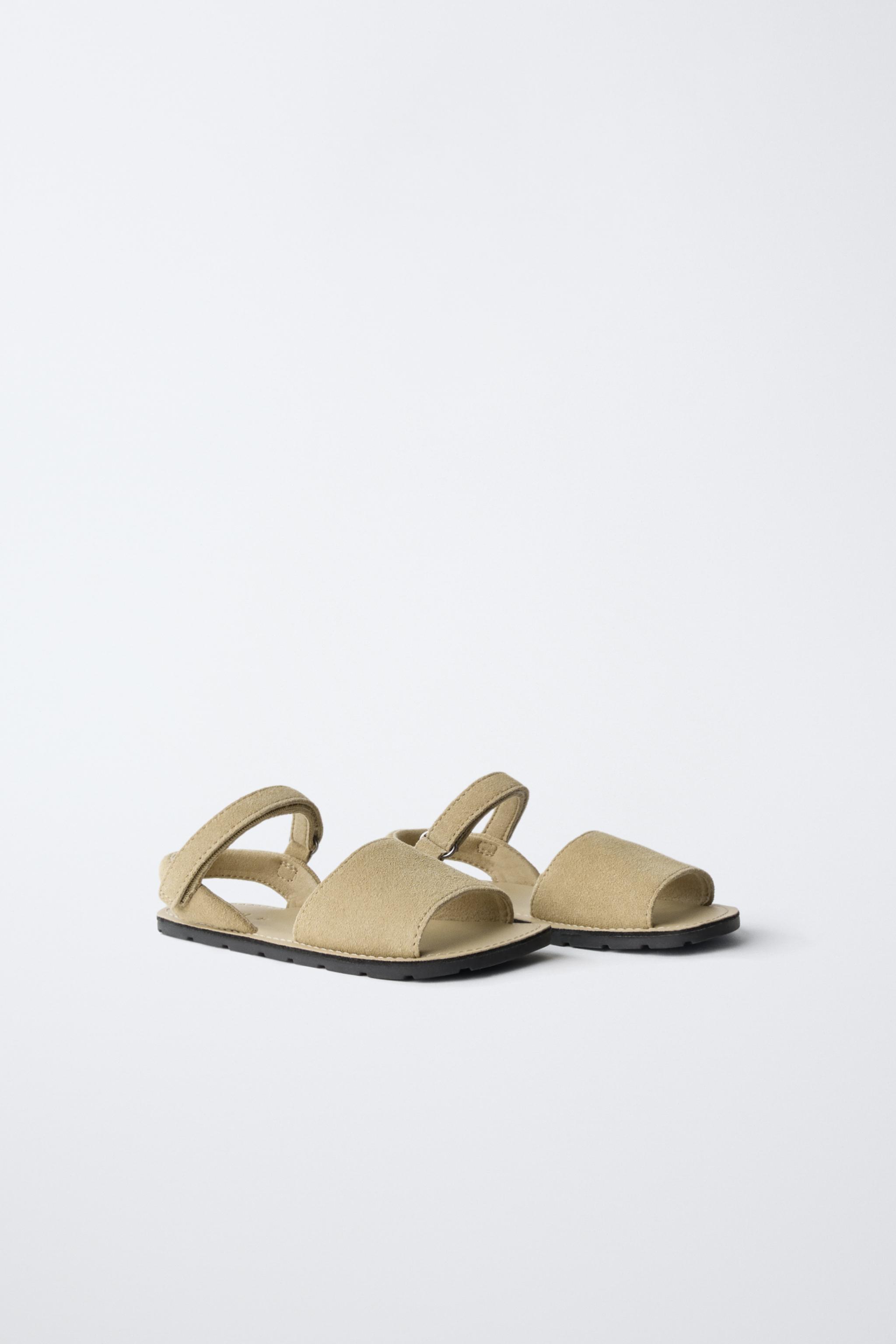 LEATHER SANDALS — Light beige