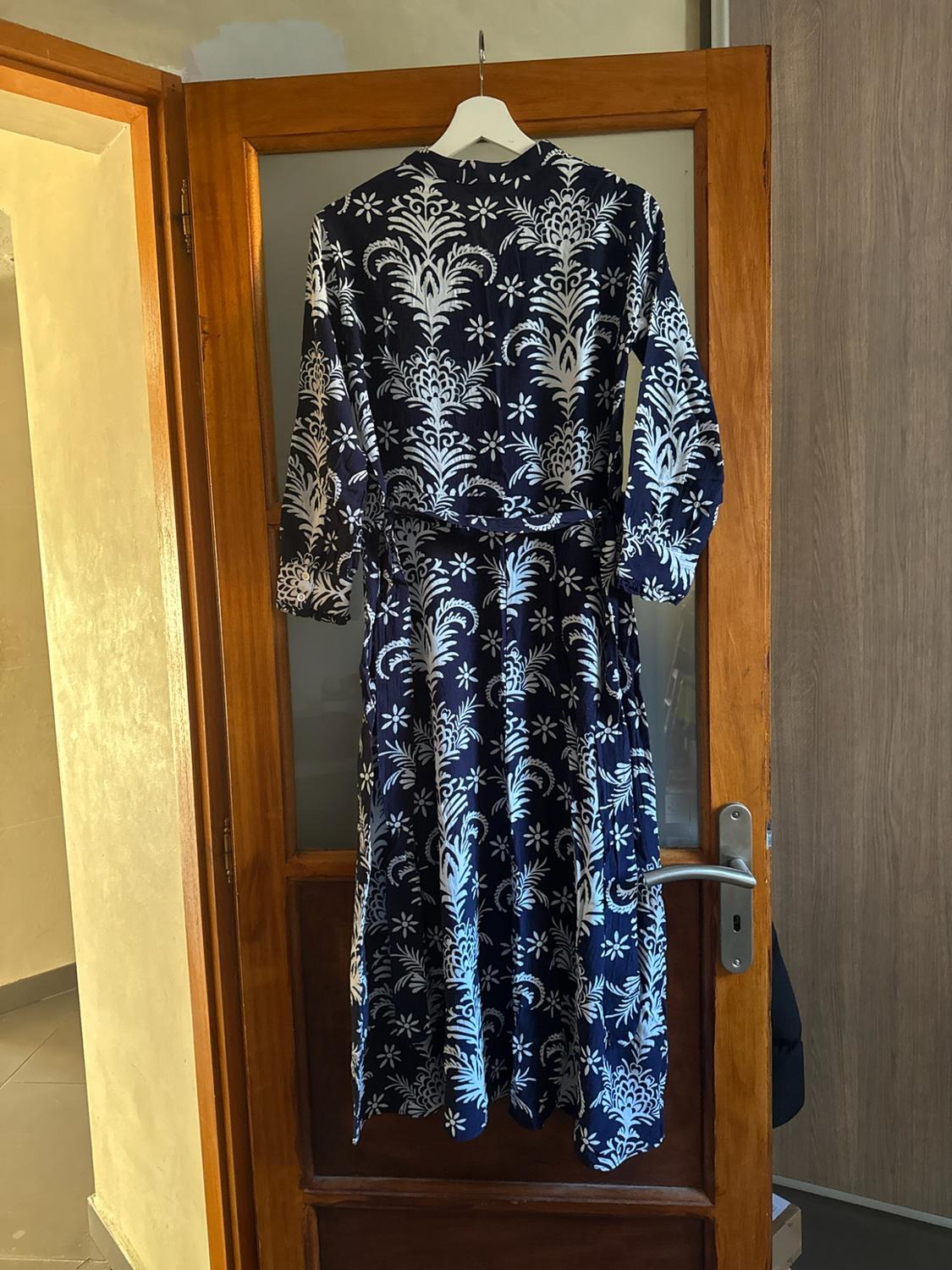 PRINTED DRESS WITH BELT - Image 5