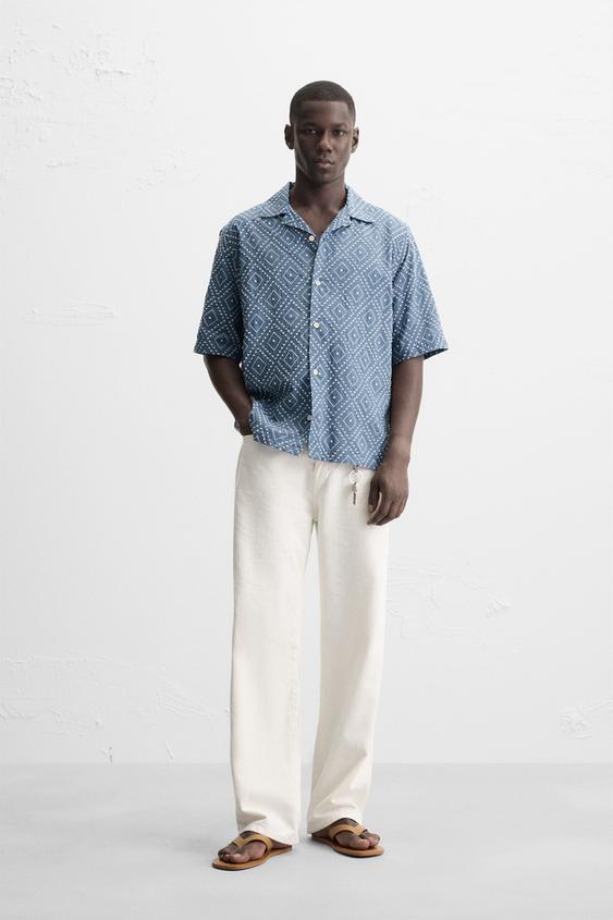 CONTRAST EMBROIDERY SHIRT