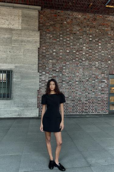 ROBE COURTE PLIS ET POCHES - Noir de Zara - Image 3