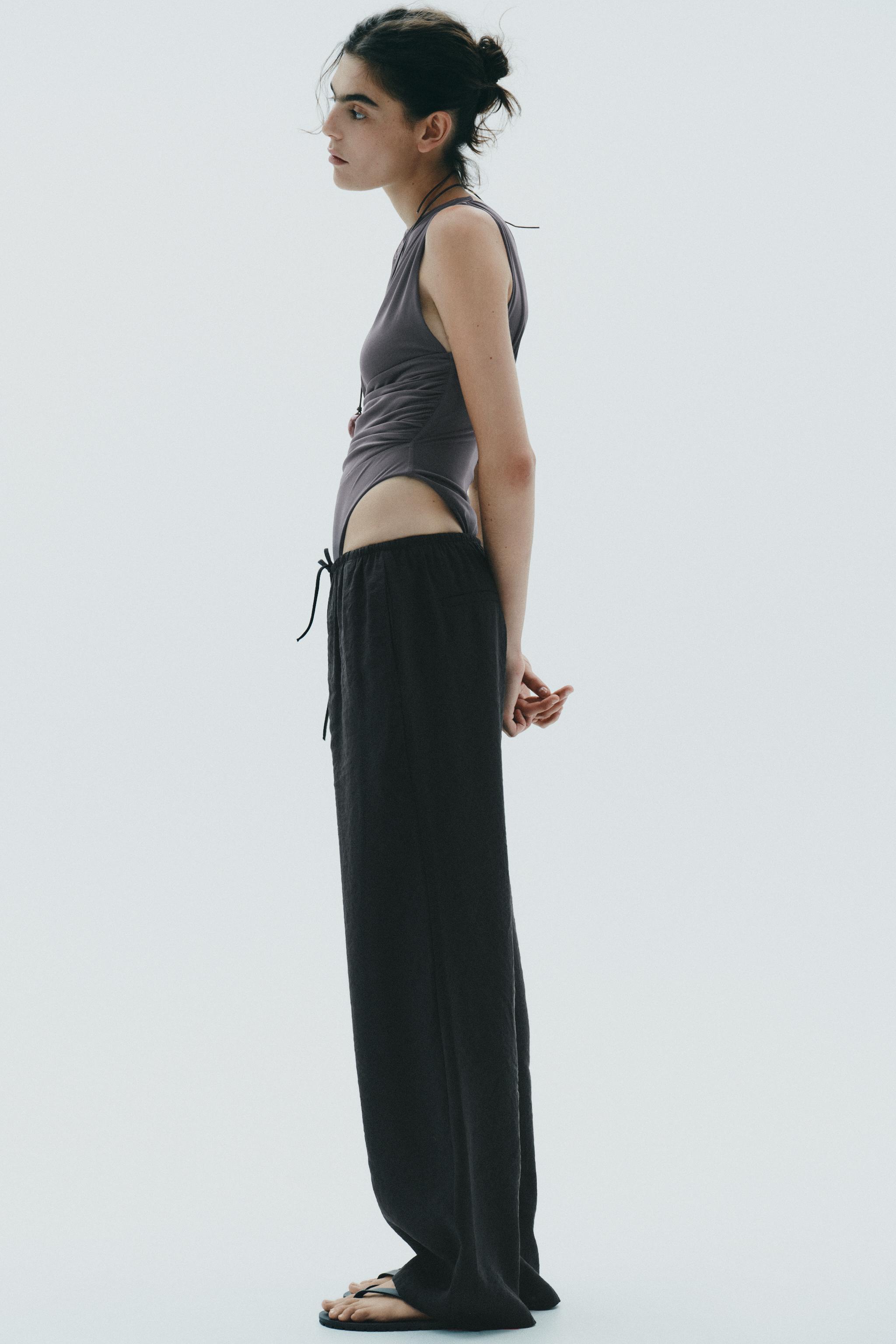 FLOWY PANTS