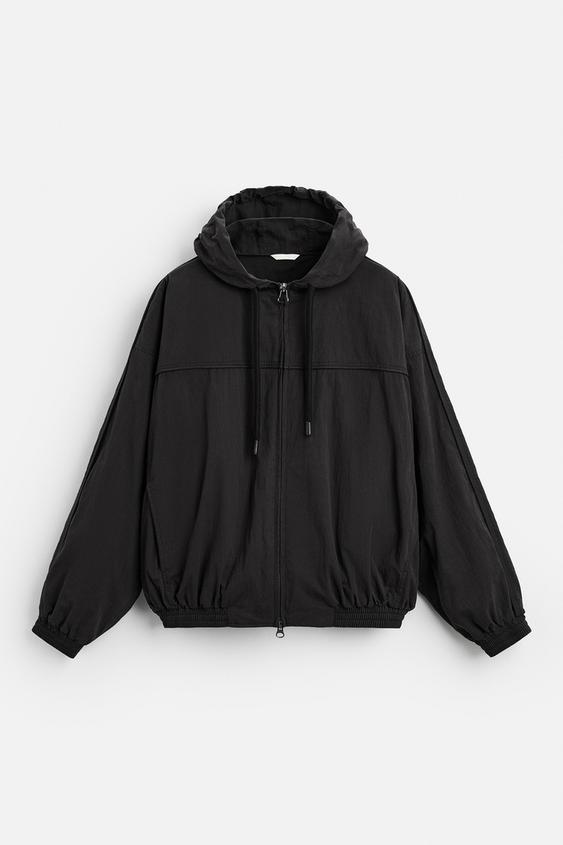 https://static.zara.net/assets/public/d9a7/98bd/8a014e70b58a/07d22c6239ee/01437351800-e1/01437351800-e1.jpg?ts=1733997652408&w=563