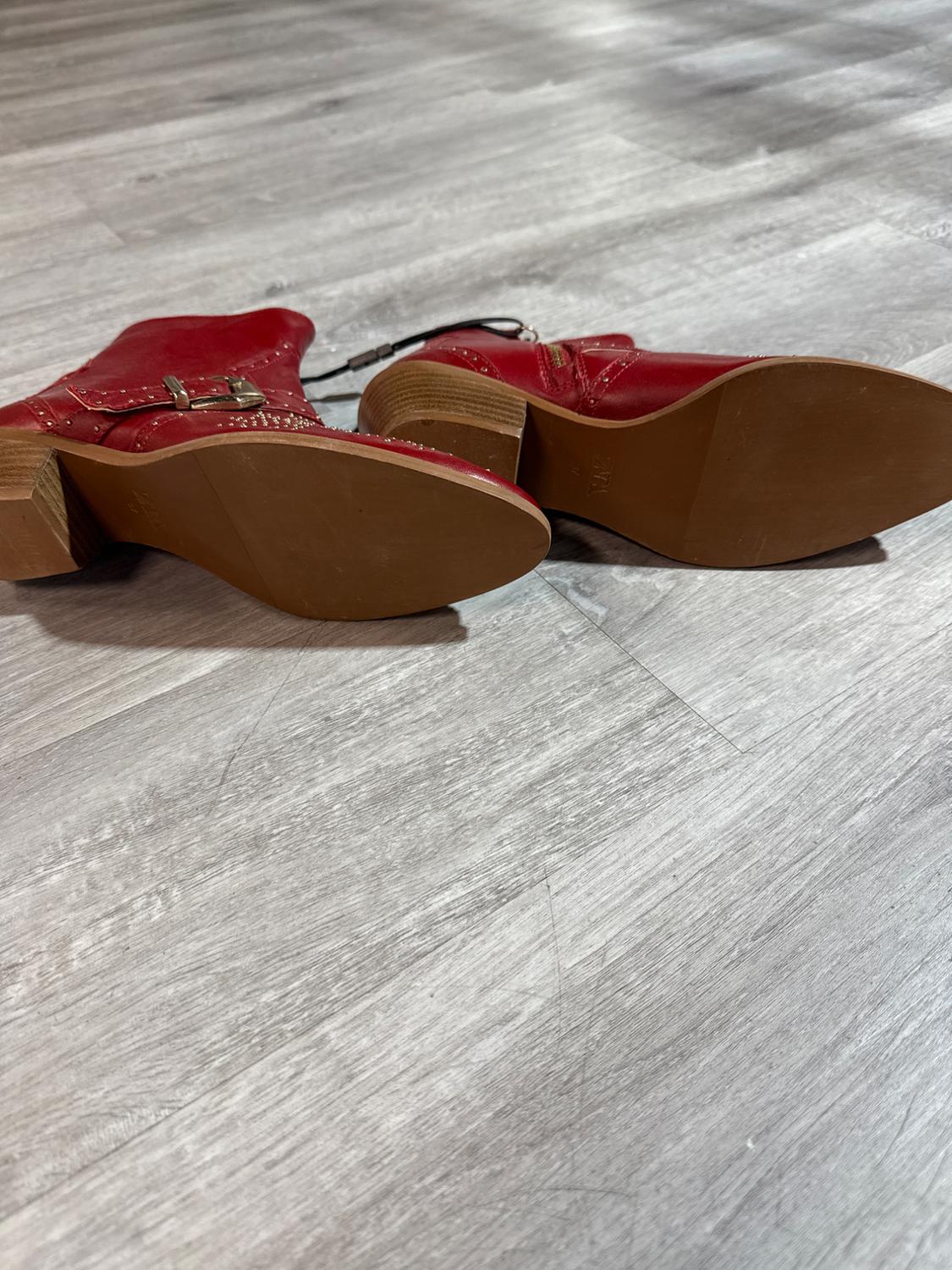 LEATHER RED ANKLE BOOT. - Image 4