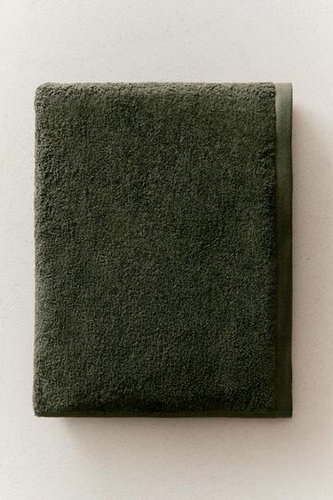 SERVIETTE DE BAIN COTON ÉPONGE UNIE (500 G/M²) - Vert foncé de Zara