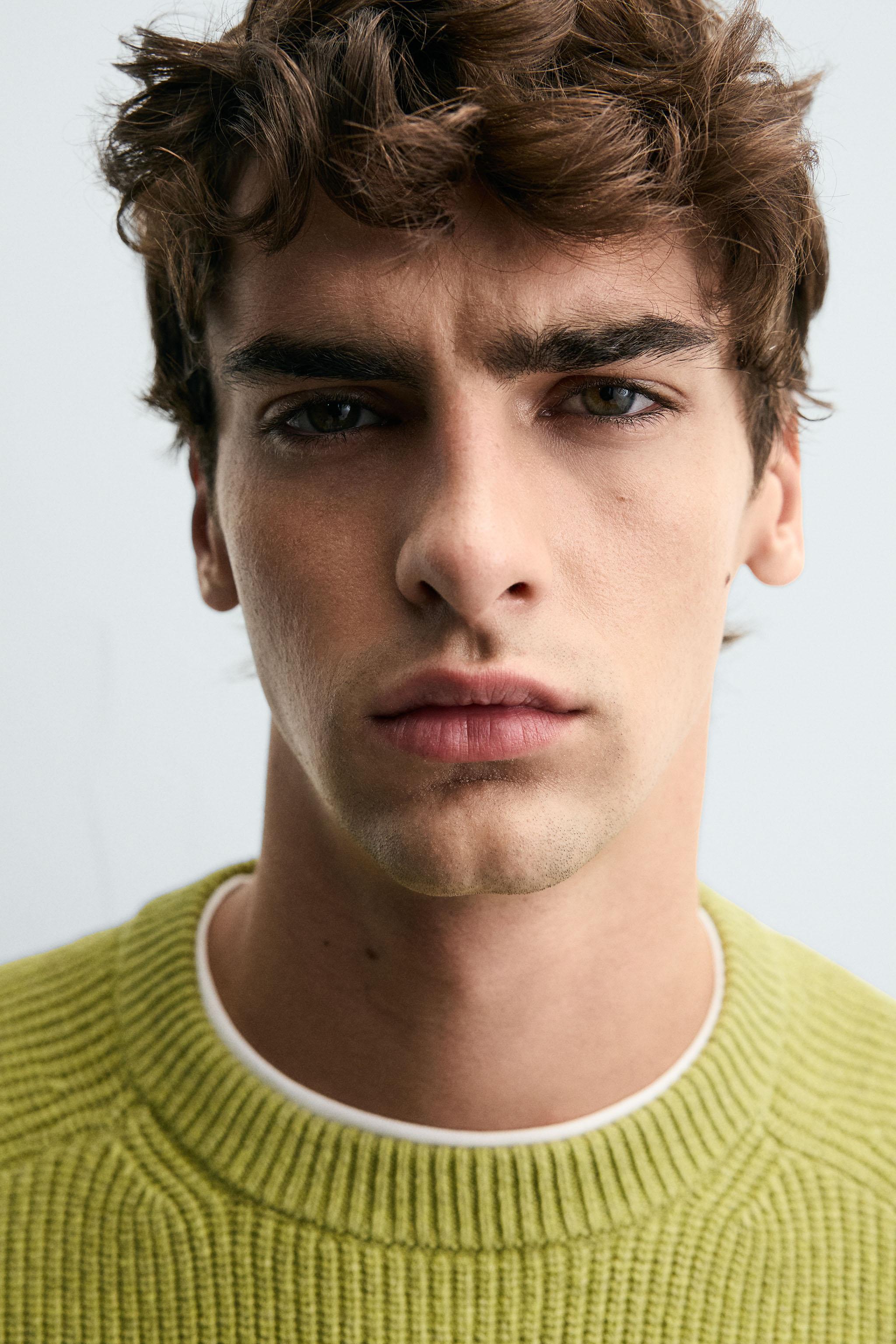 RIBBED TEXTURED SWEATER
