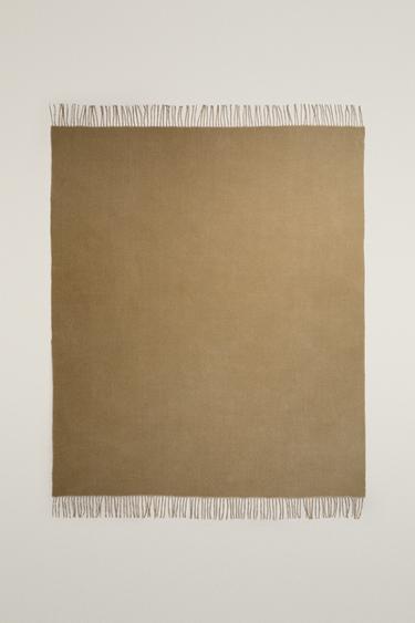 SOFT FRINGED BLANKET - بيج فاتح الخاص بـ Zara - صورة 0