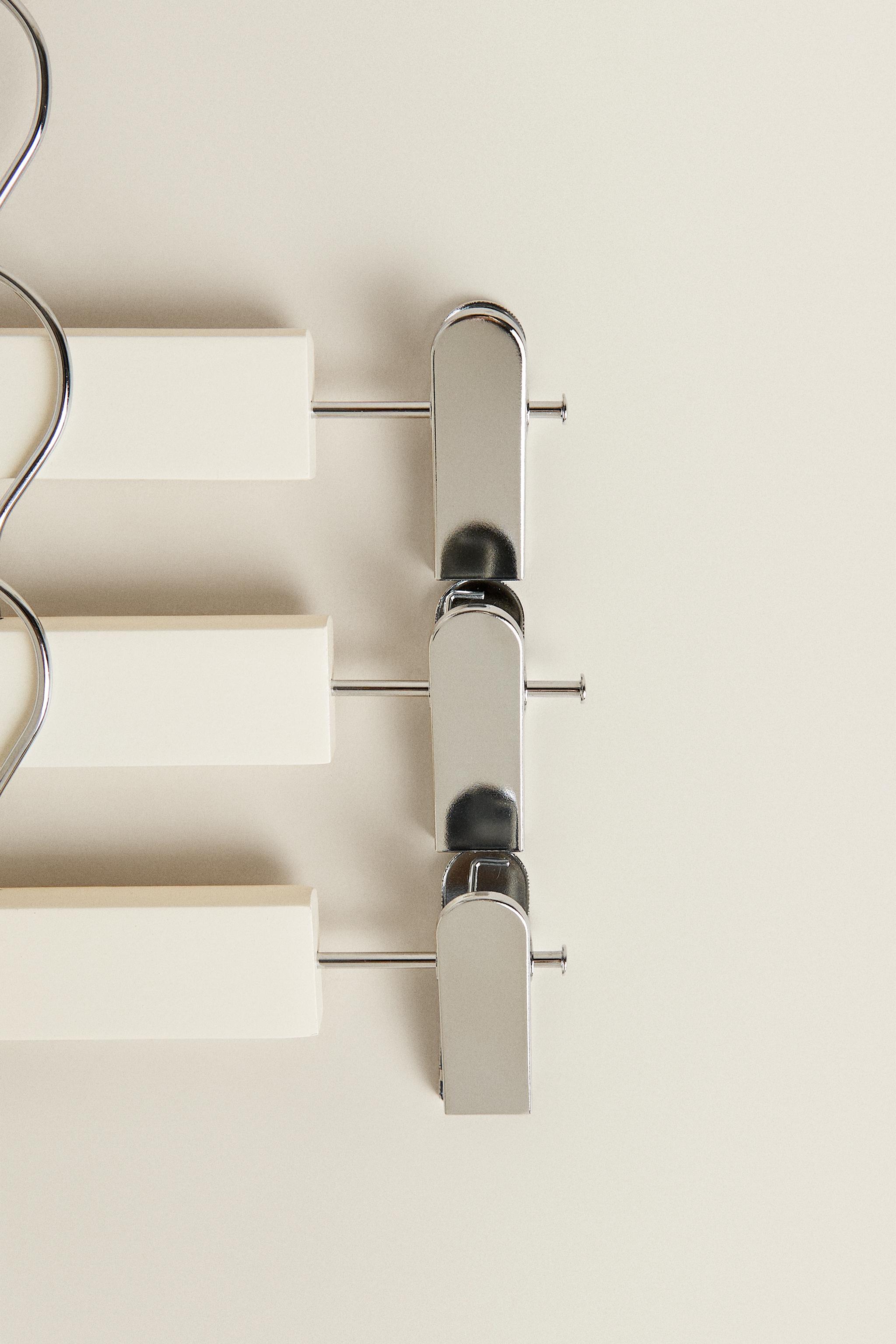 PACK OF KIDS' WOODEN HANGERS WITH CLIPS (PACK OF 3) — Oyster-white