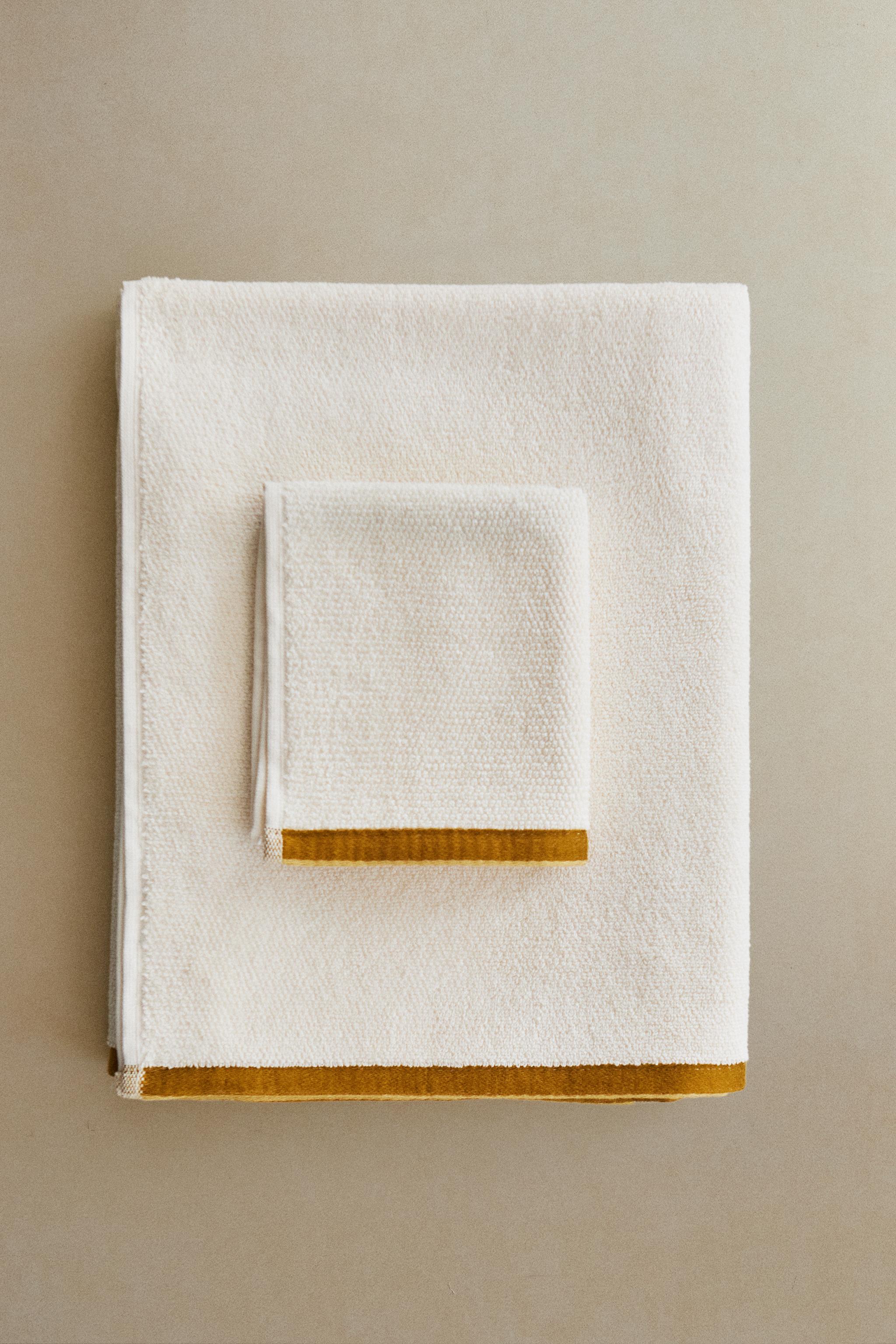 BATH TOWEL WITH RICE STITCH COLORED EDGE