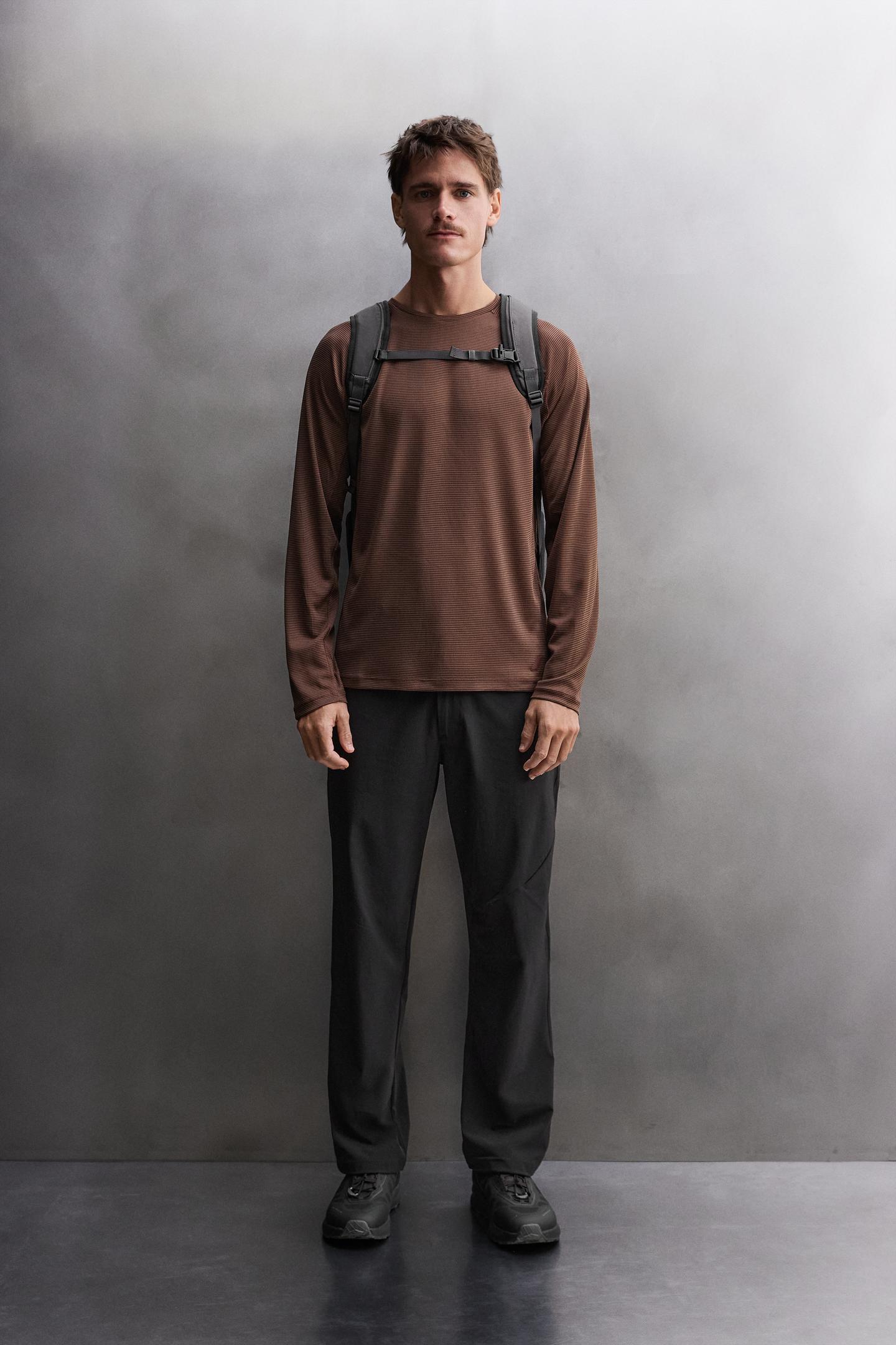 Мужская футболка Zara Textured Technical, цвет: Коричневый — фото 1