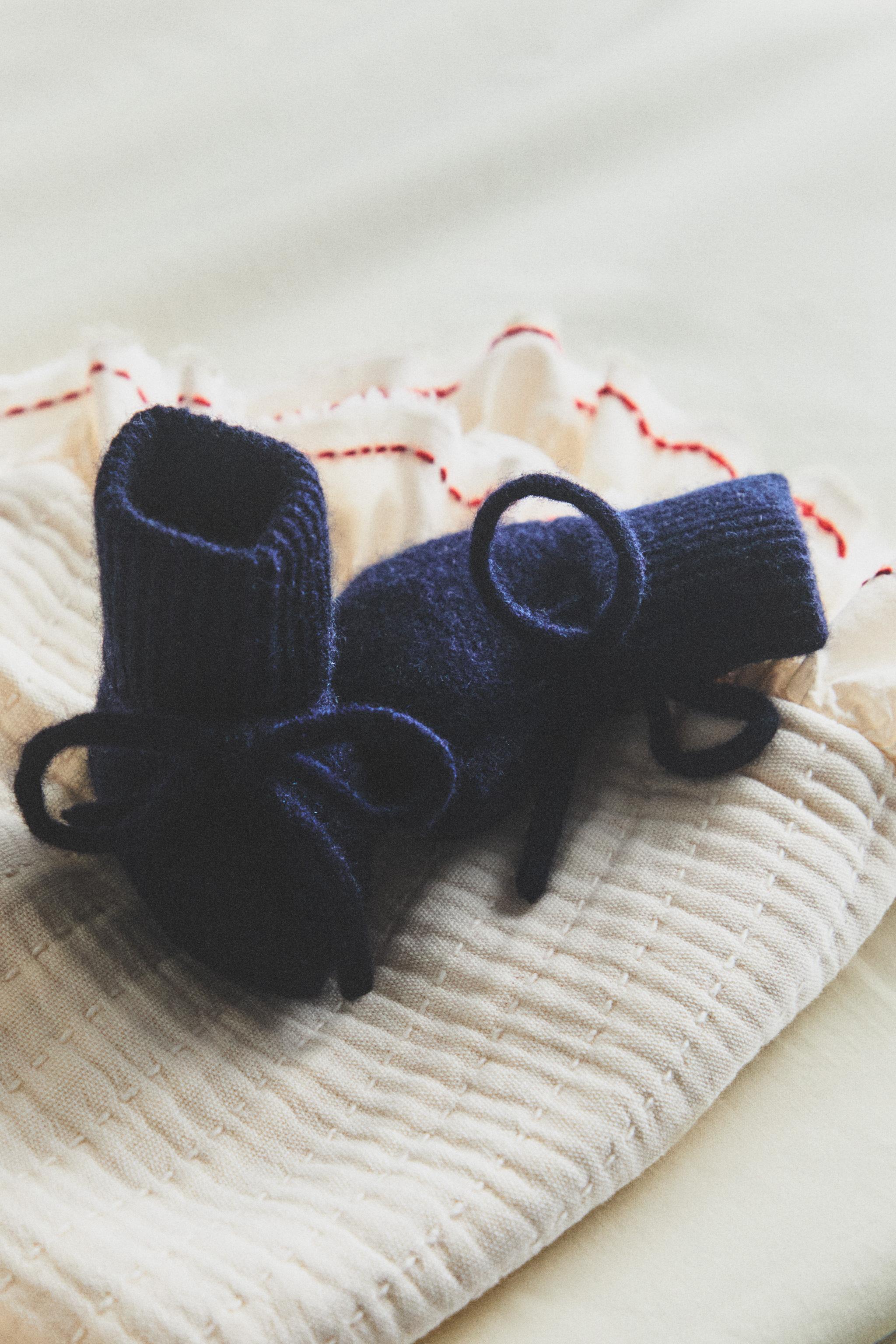 CASHMERE BABY BOOTIES