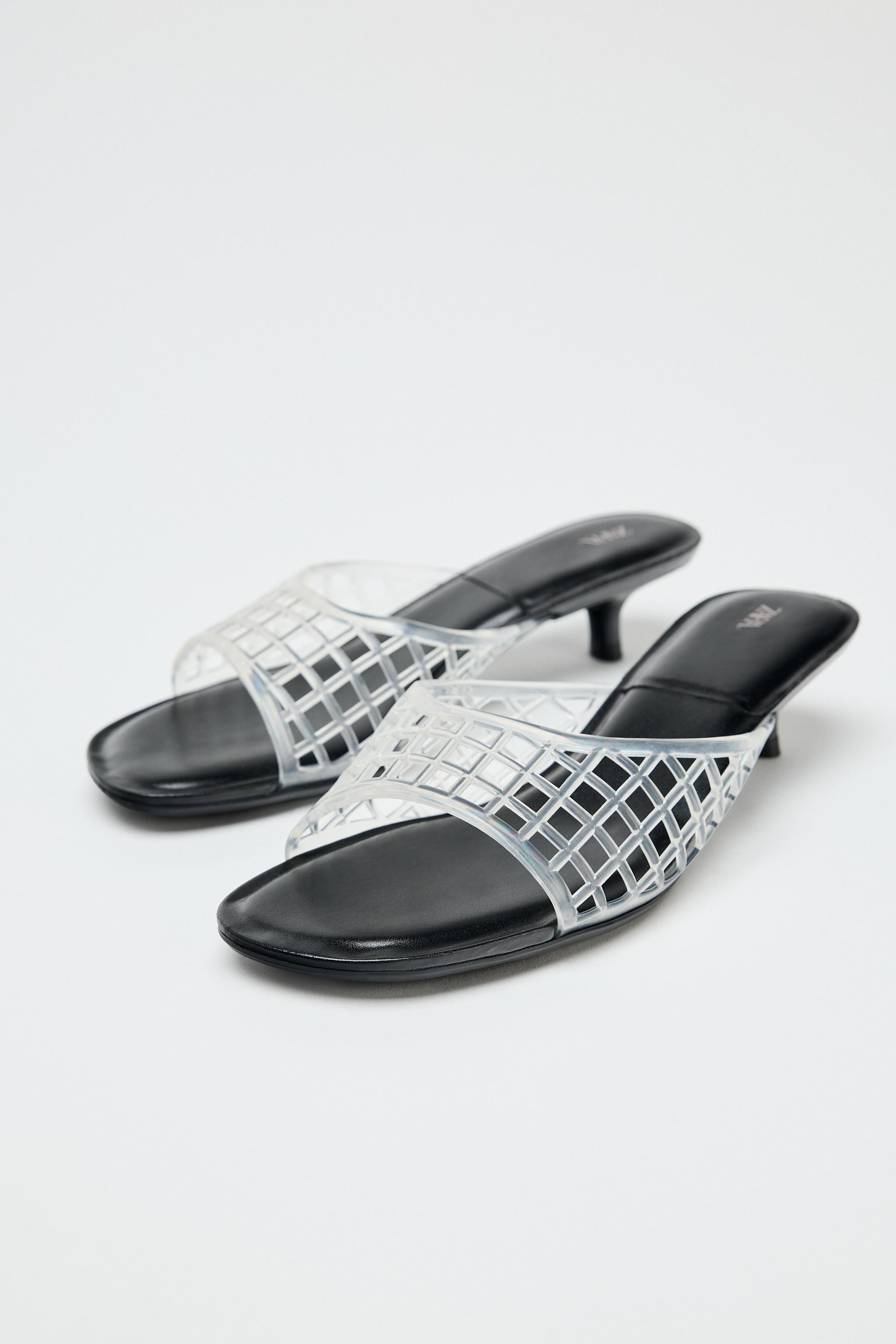 ZARA ラバーフィニッシュ キトンヒールミュール 1313/610 RUBBERIZED EFFECT KITTEN HEEL MULES - Sky Blue | ZARA United