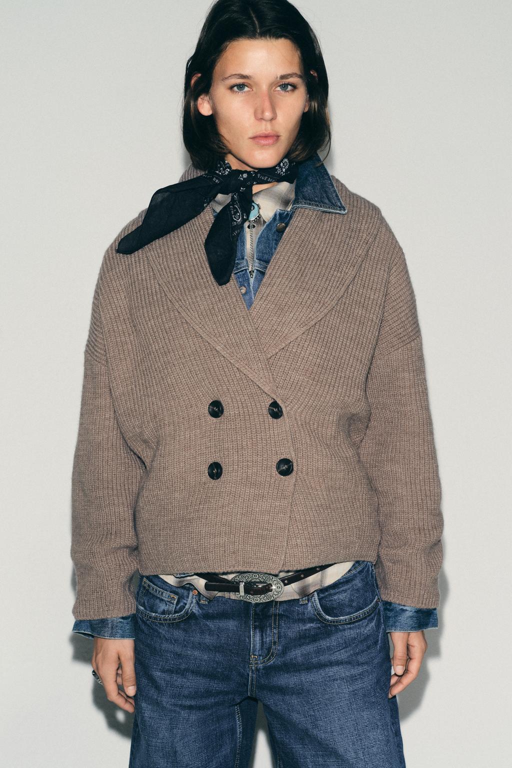 DOUBLE-BREASTED KNIT CARDIGAN