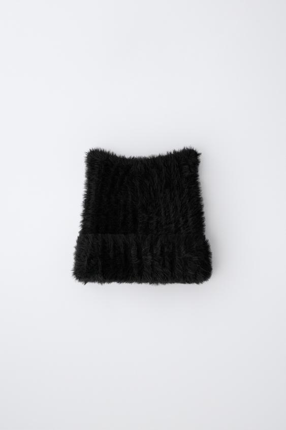 GORRO OREJITAS EFECTO PELO - Negro de Zara - Imagen 0