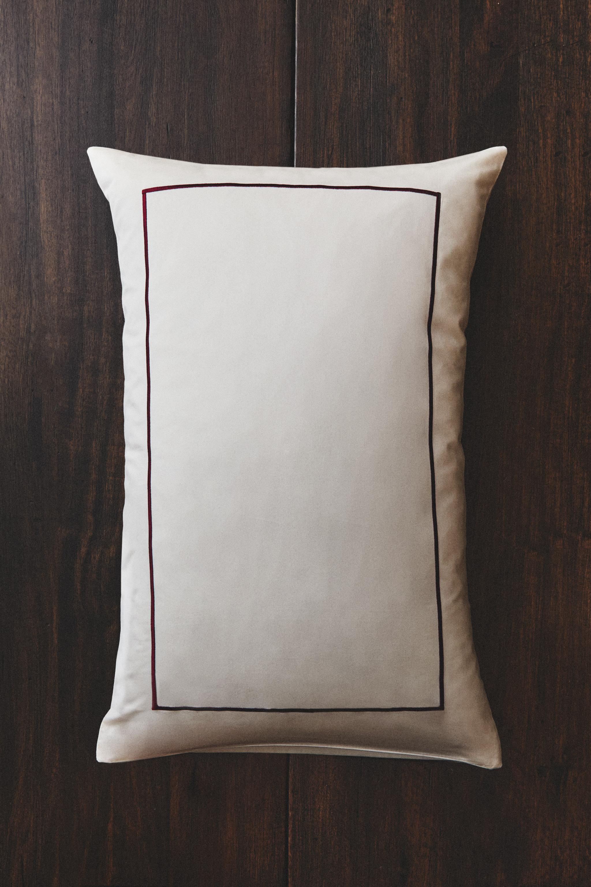 SATEEN PILLOWCASE WITH TRIM