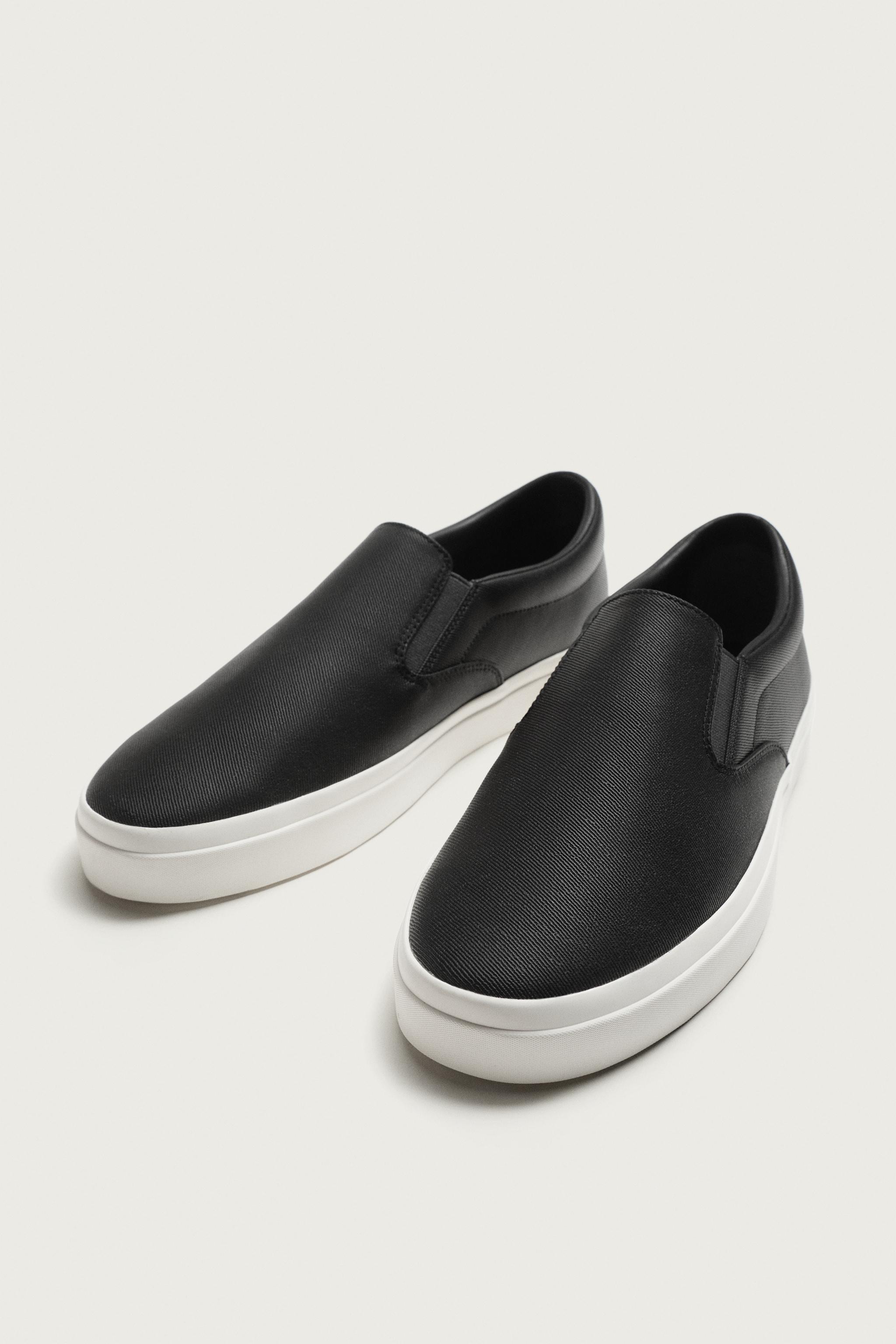 LACELESS SNEAKERS — Black