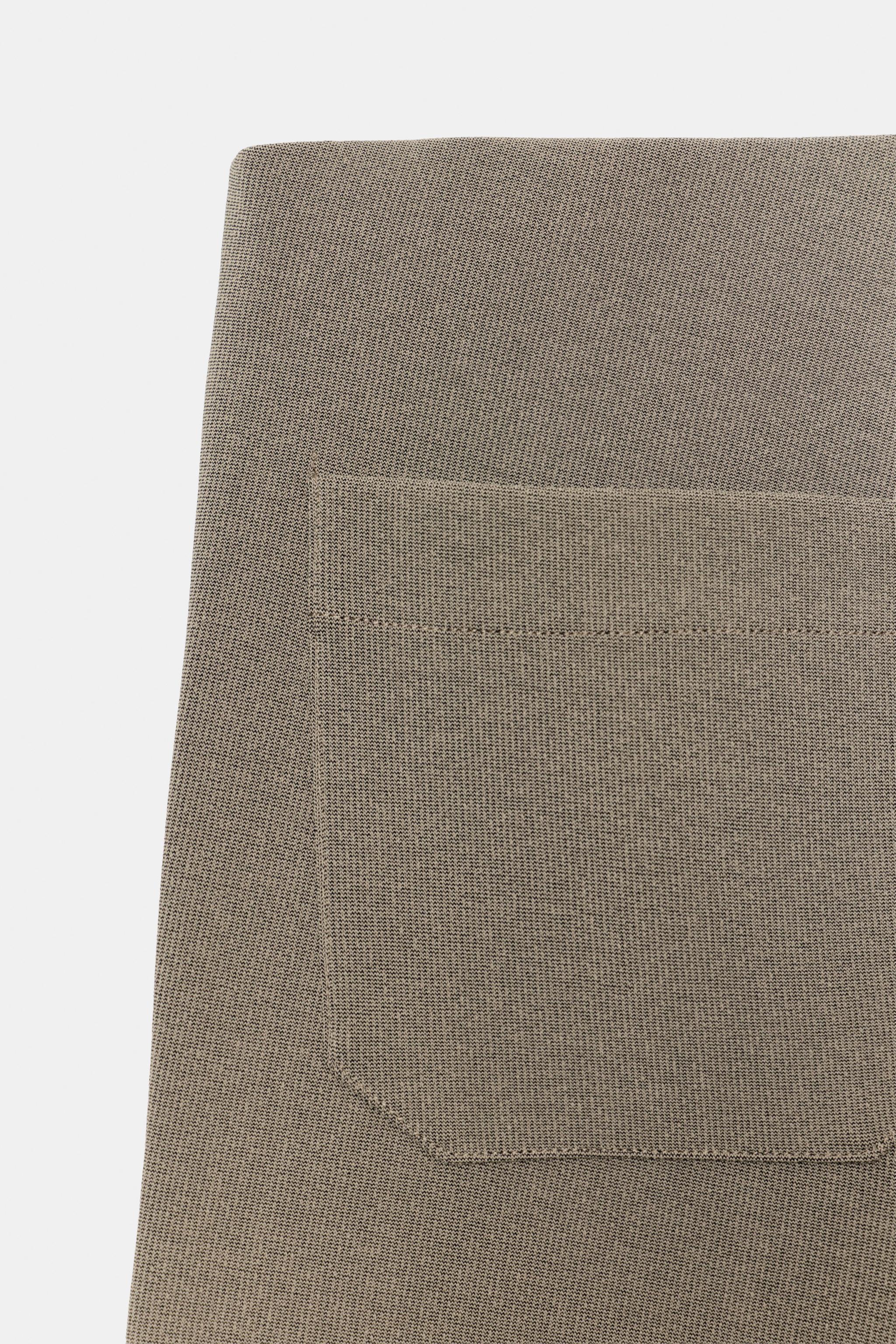 PANTALON AJUSTÉ À POCHES