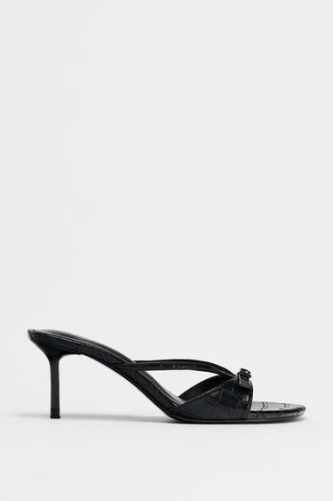 SANDÁLIA DE SALTO COM RELEVO E FIVELA - Preto da Zara