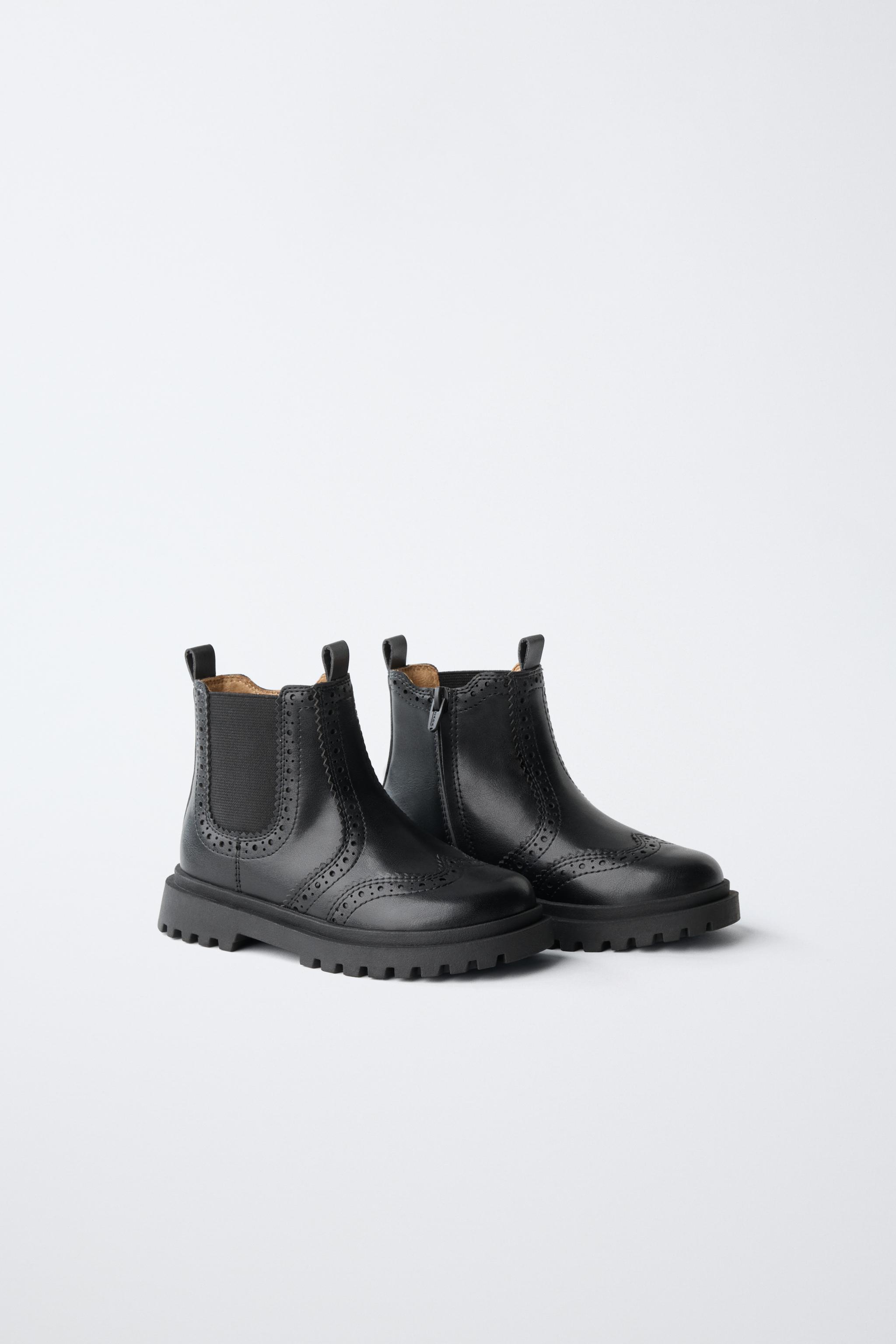 CHELSEA ANKLE BOOT — Black
