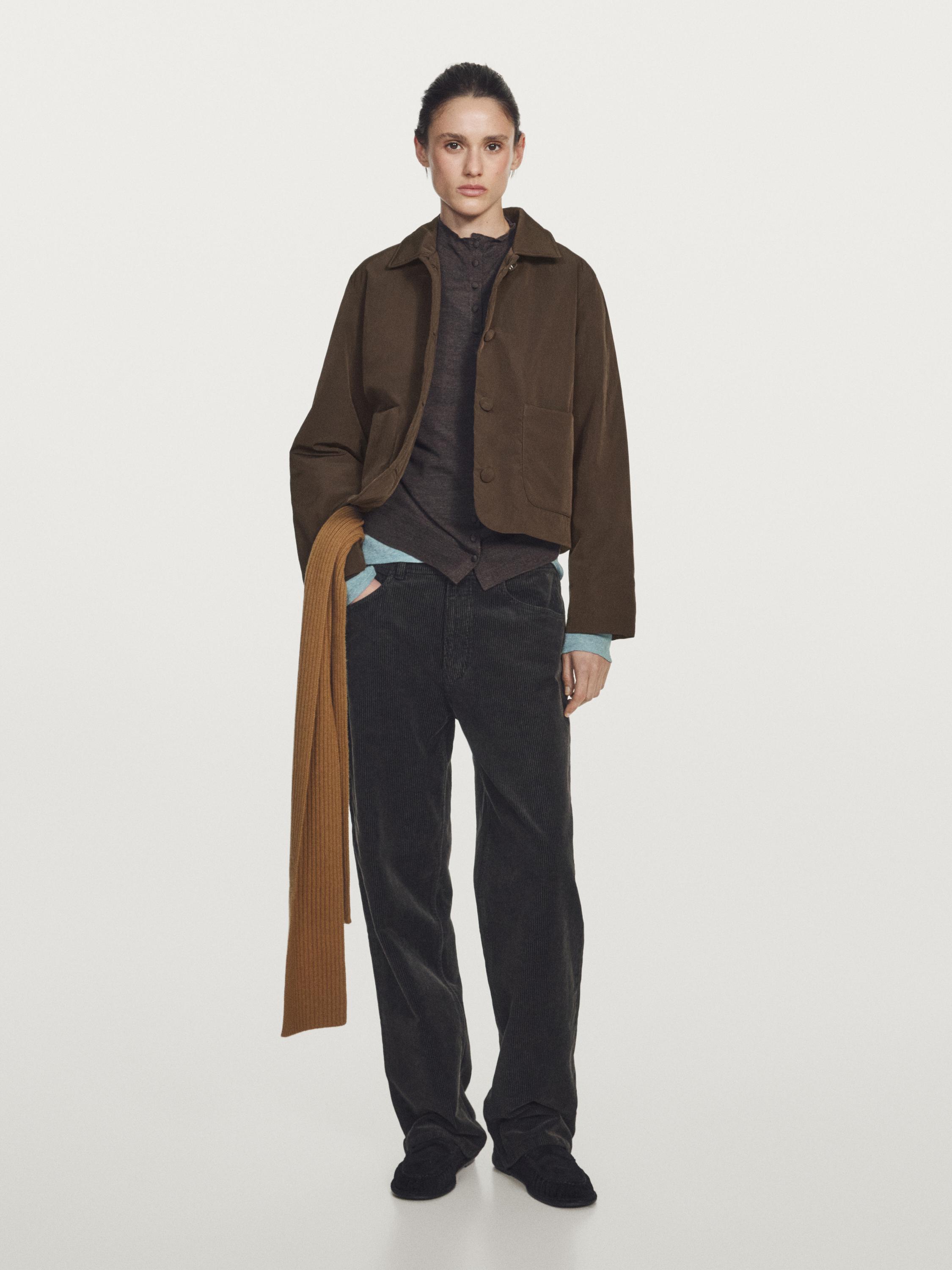 Short water-repellent puffer jacket