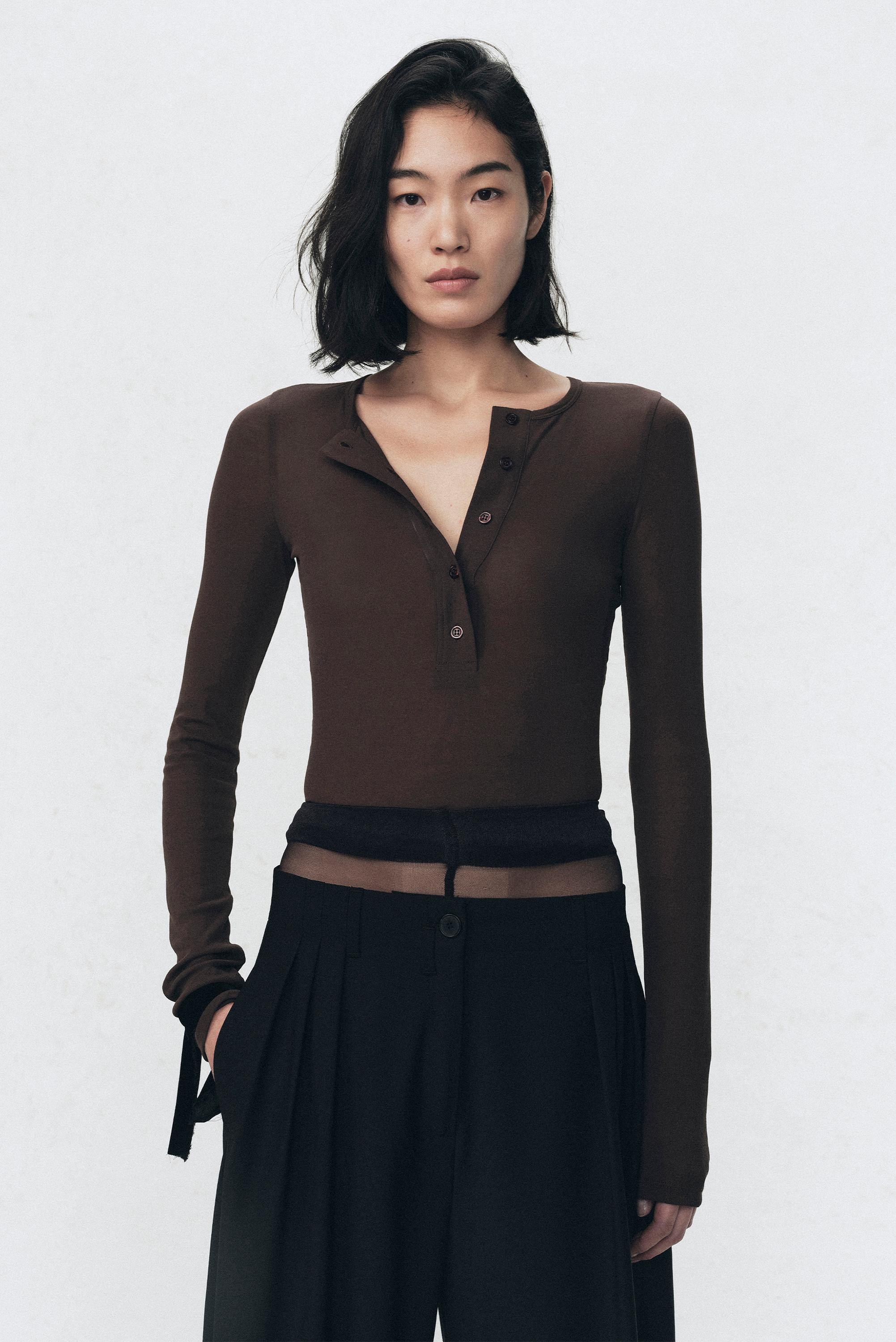 ヘンリーネックTシャツ SOSHIOTSUKI X ZARA - ブラウン | ZARA Japan