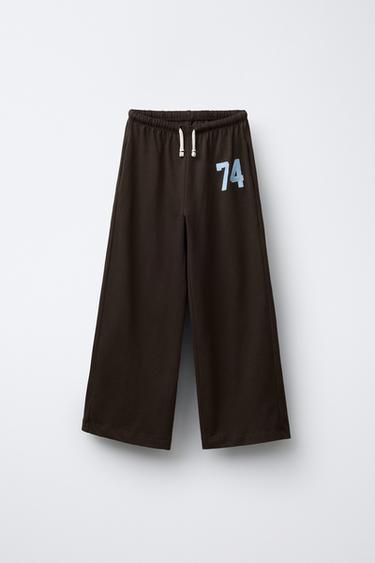 CALÇAS DE FELPA HEAVY COM PERNA LARGA BORDADAS - Castanho da Zara