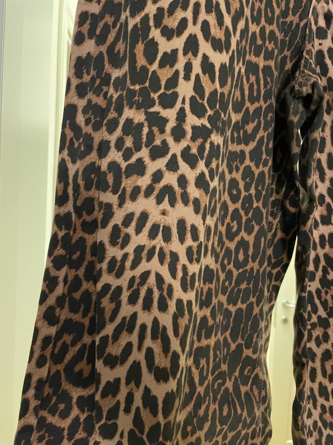 MID-RISE ANIMAL PRINT CULOTTE JEANS - Image 3