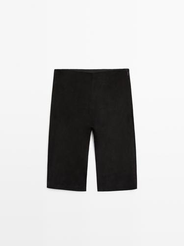 Pantalón estilo ciclista piel ante - Negro de Zara