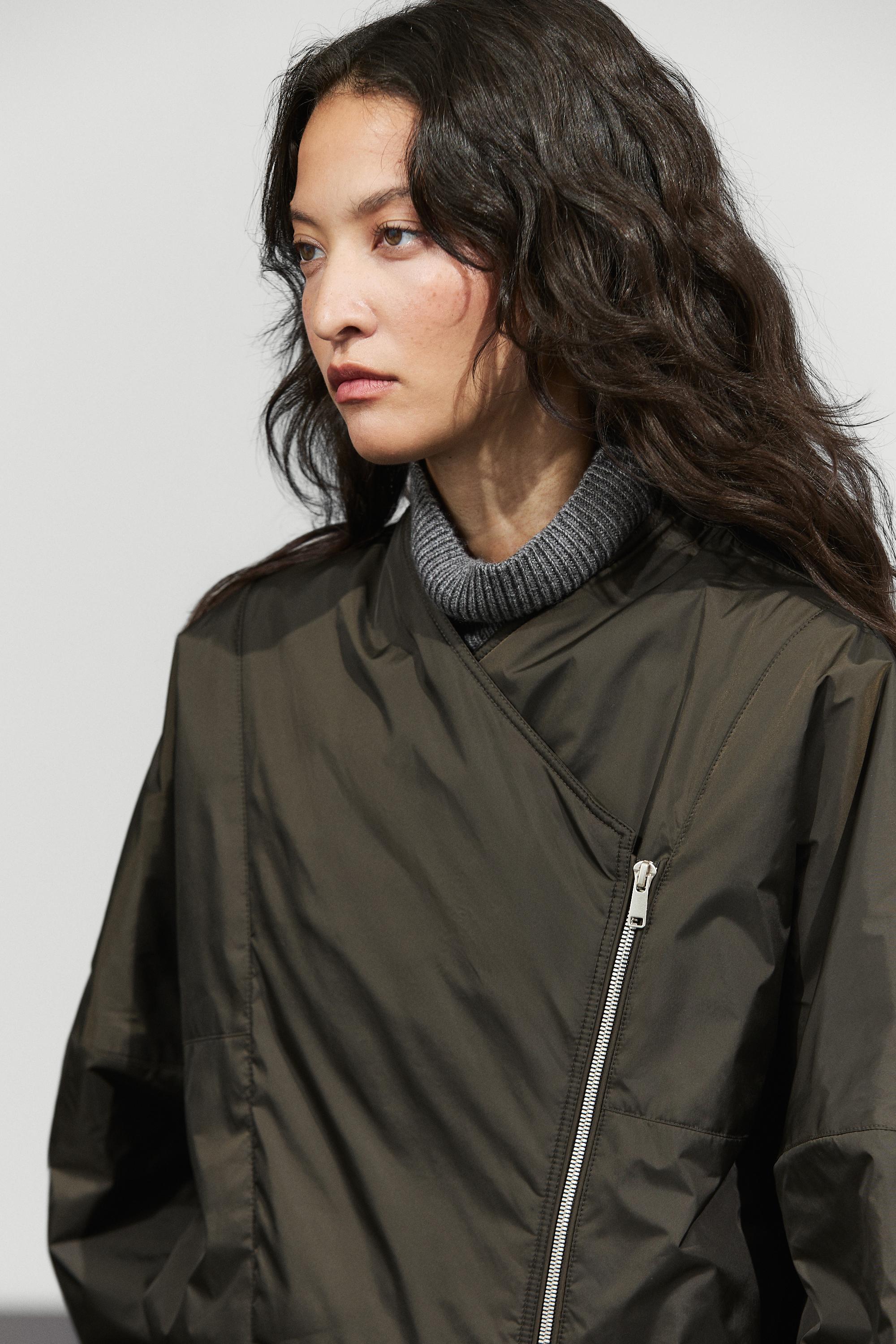 Lightweight quilted bomber jacket