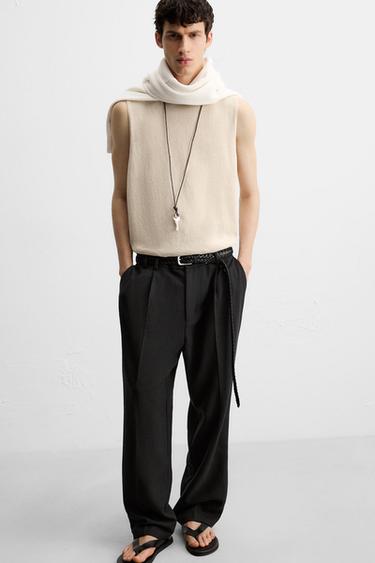 RELAXED FIT PLEATED TROUSERS - Black by Zara
