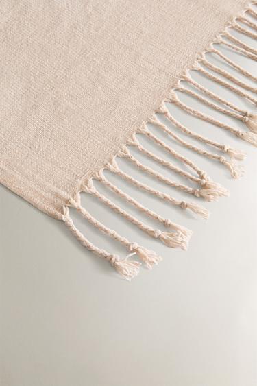 CHENILLE THROW - Light beige by Zara