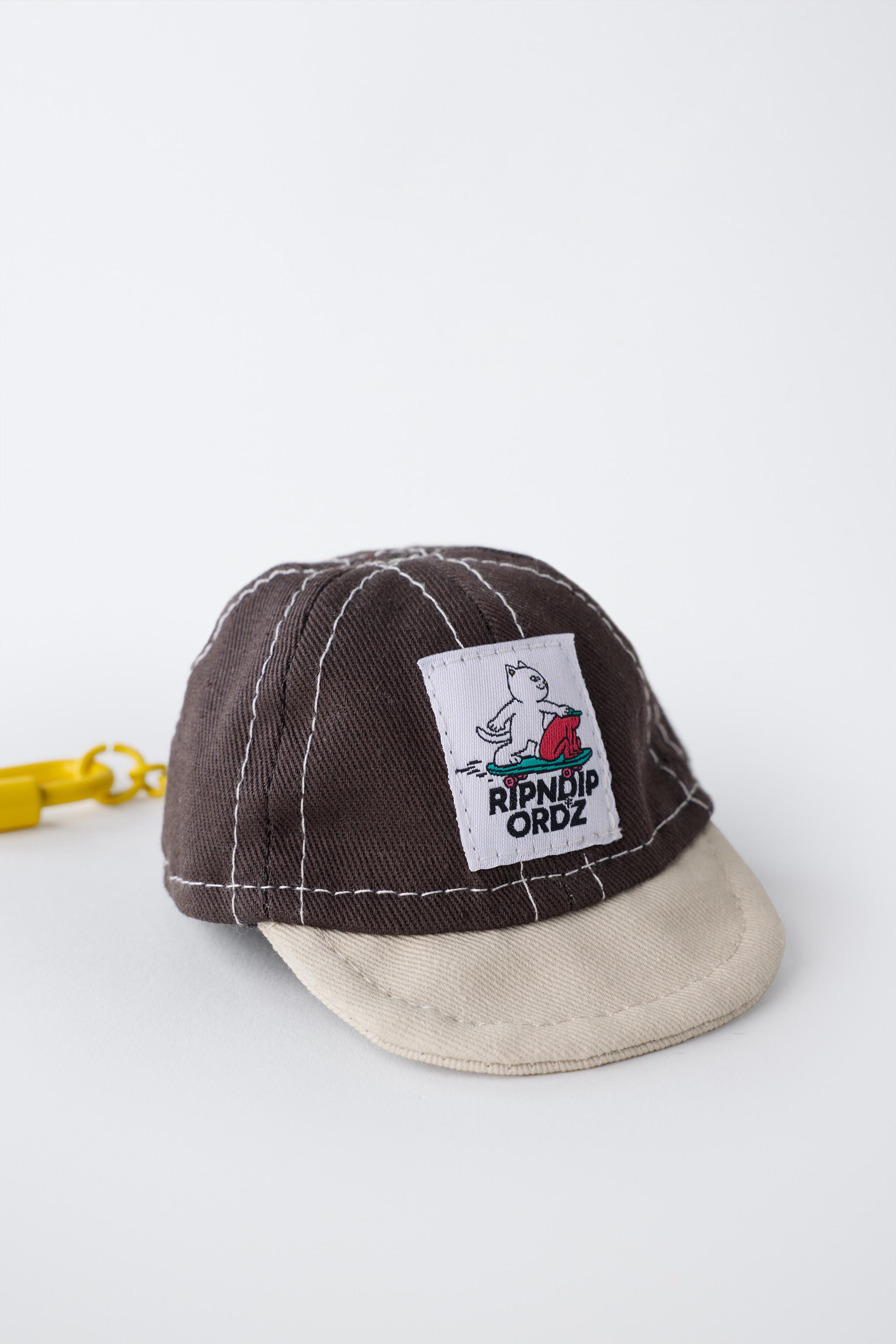 PORTE-CLÉS CASQUETTE RIPNDIP © X ZARA KIDS