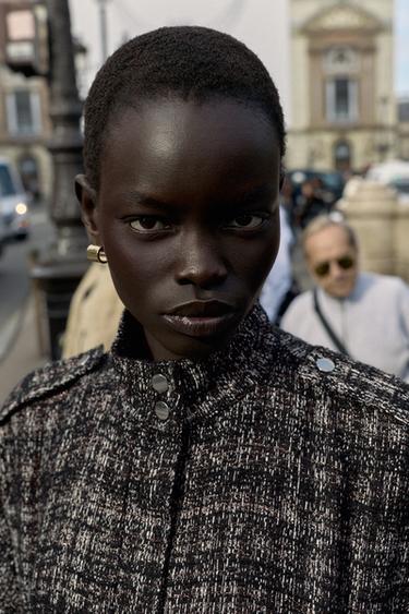 BLOUSON BOMBER STRUCTURÉ À FIL MÉTALLISÉ - Noir / Écru de Zara - Image 7