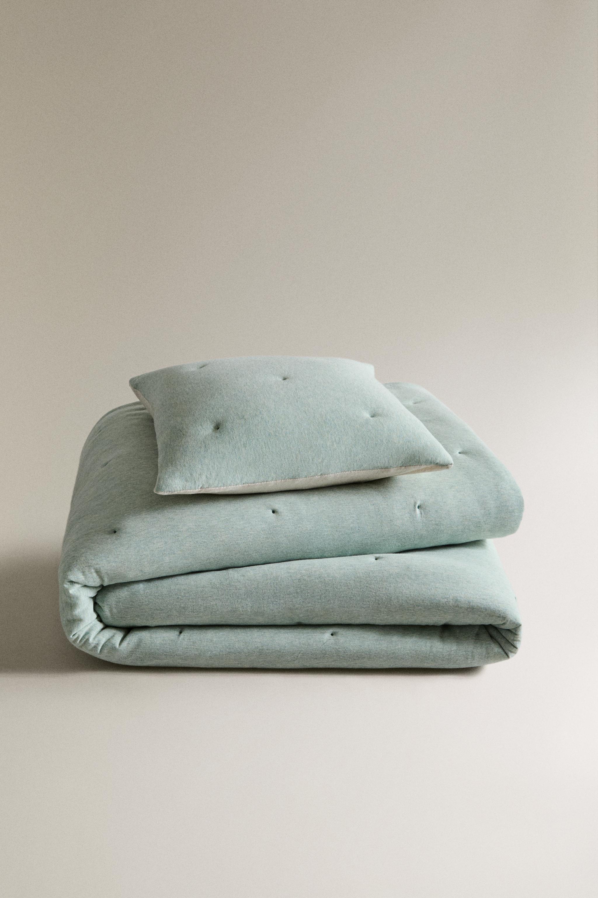 KIDS REVERSIBLE SWEATER QUILT